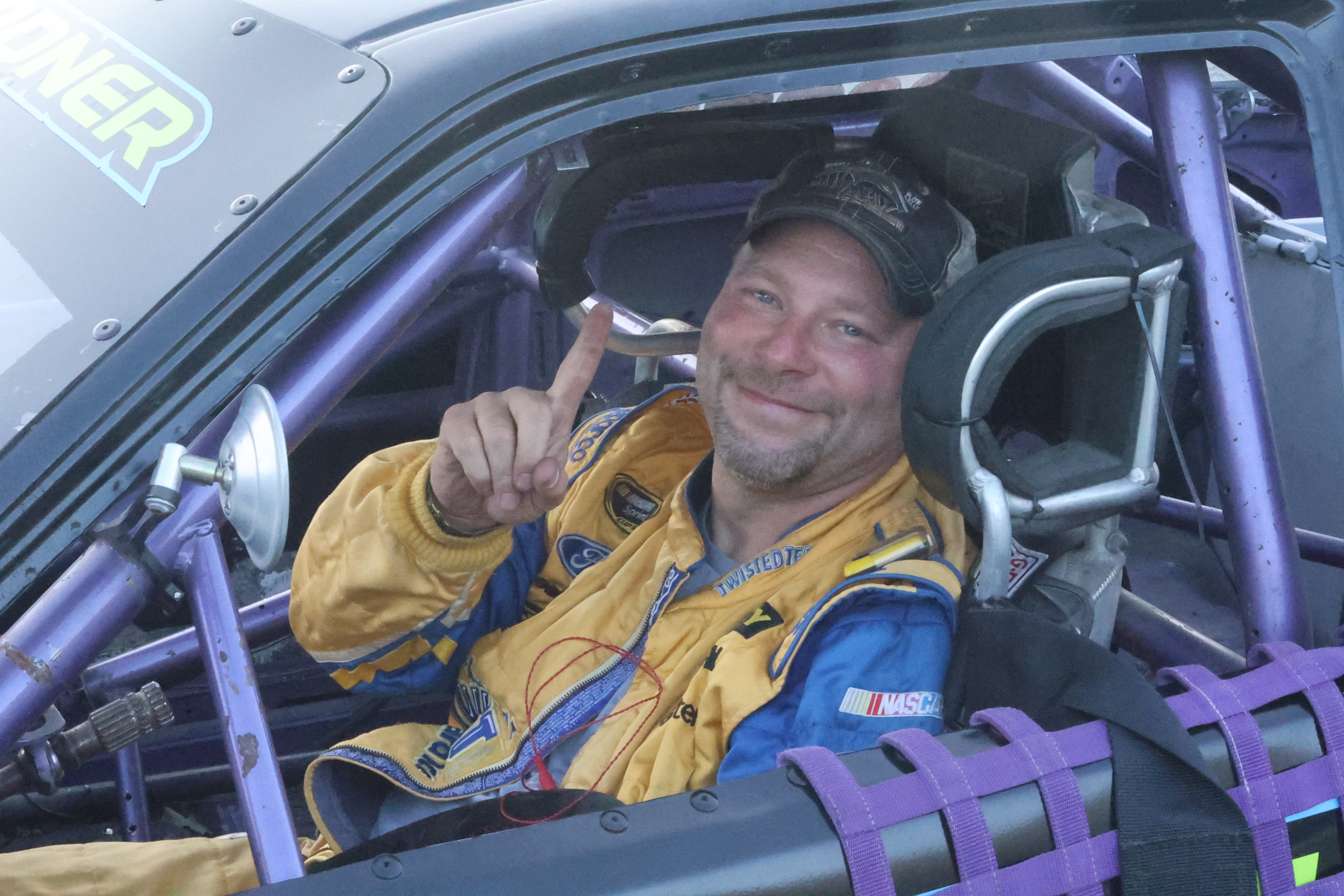 Goodbout and Baumgardner Win at WMMP Sports Bar Night