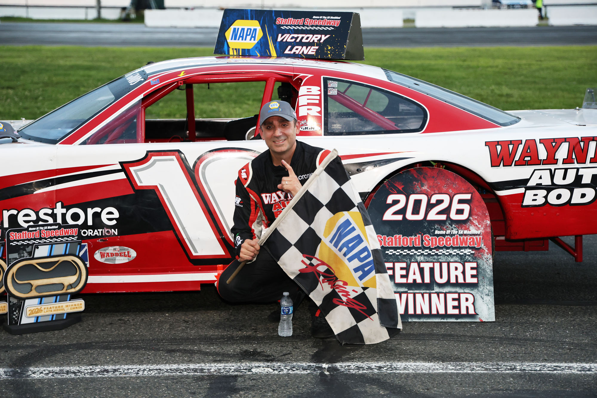 Wayne Coury Jr. Secures First Late Model Win and Contends for Championship