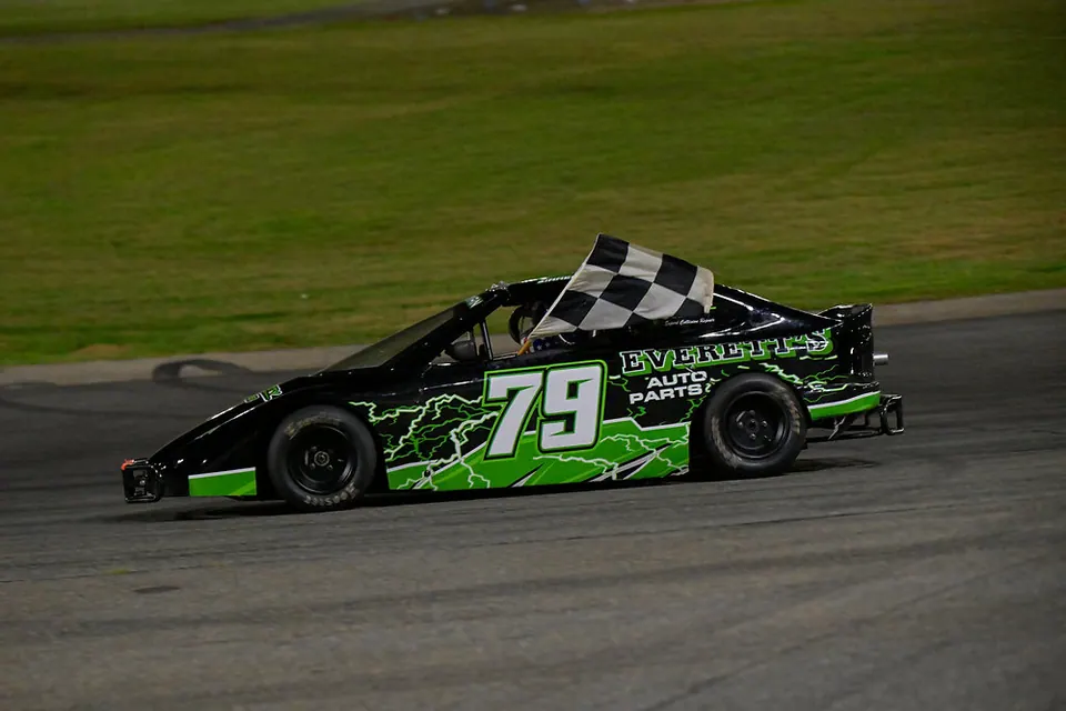 Championship Clinches and Comebacks at Seekonk Speedway