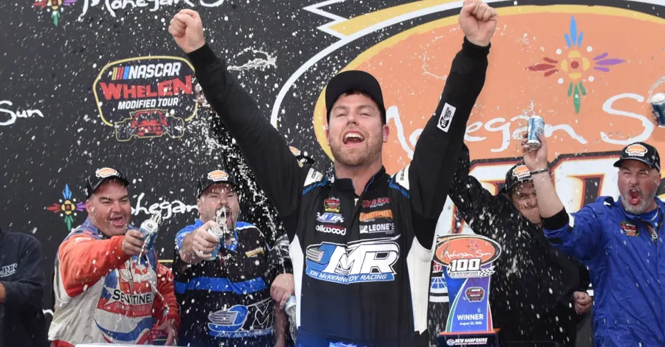 Jon McKennedy Wins Whelen Modified Tour at NHMS