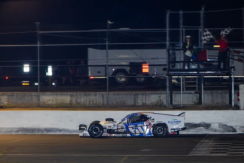 NL-Waterford Speedbowl Results: Back-to-Back Wins and Crown Vic Action
