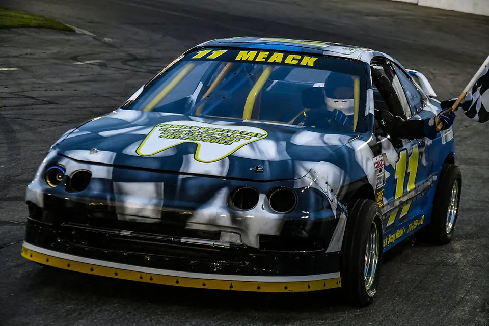 Arthur Meack Dominates Sport 4 at Seekonk Speedway