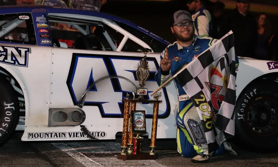 Beattie bests ACT regulars for Fall Foliage 200 victory
