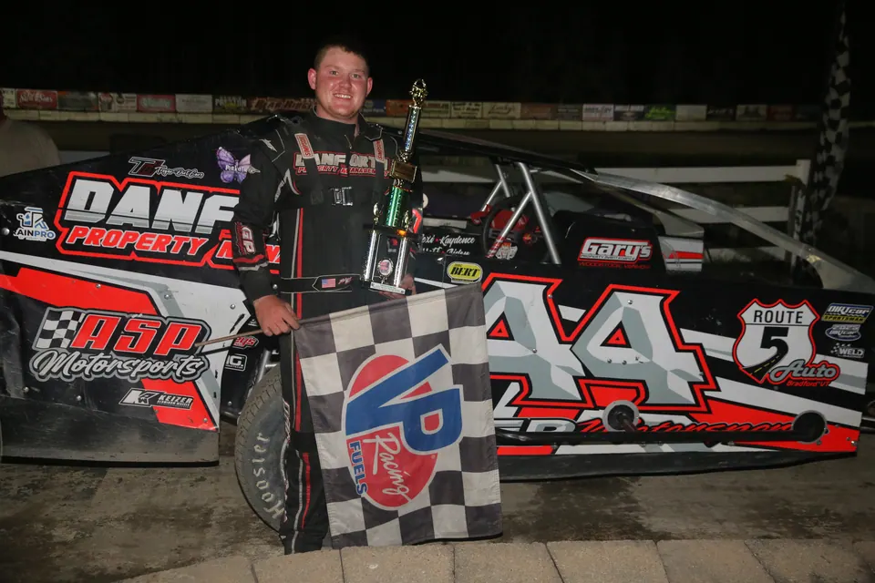 BRS_9-5_AW_VL_DIRTcar_Sabil_and_Sons_Sports_an_Modifieds_Michael_Danforth_Jr_R_.