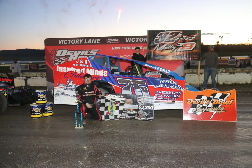 AJ Munger Wins Thrilling 'Matty B 32' at Devil's Bowl Speedway