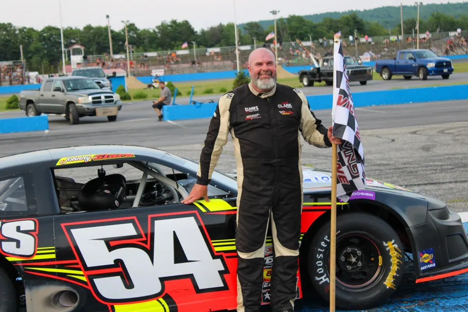Clark and Brown Win Celebration of America 300 Qualifiers