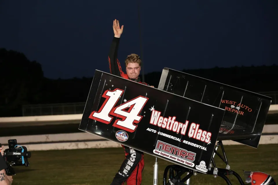 Battle Continues Assault on NESS History Books at Thompson Speedway