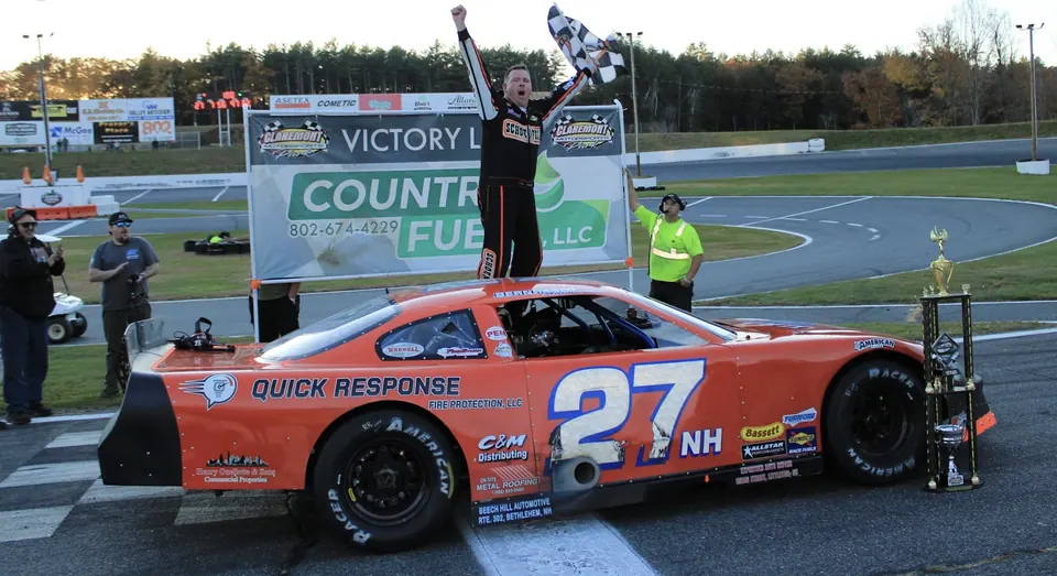 Helliwell Wins, Sorel Clinches Crown at Claremont's Fall Challenge