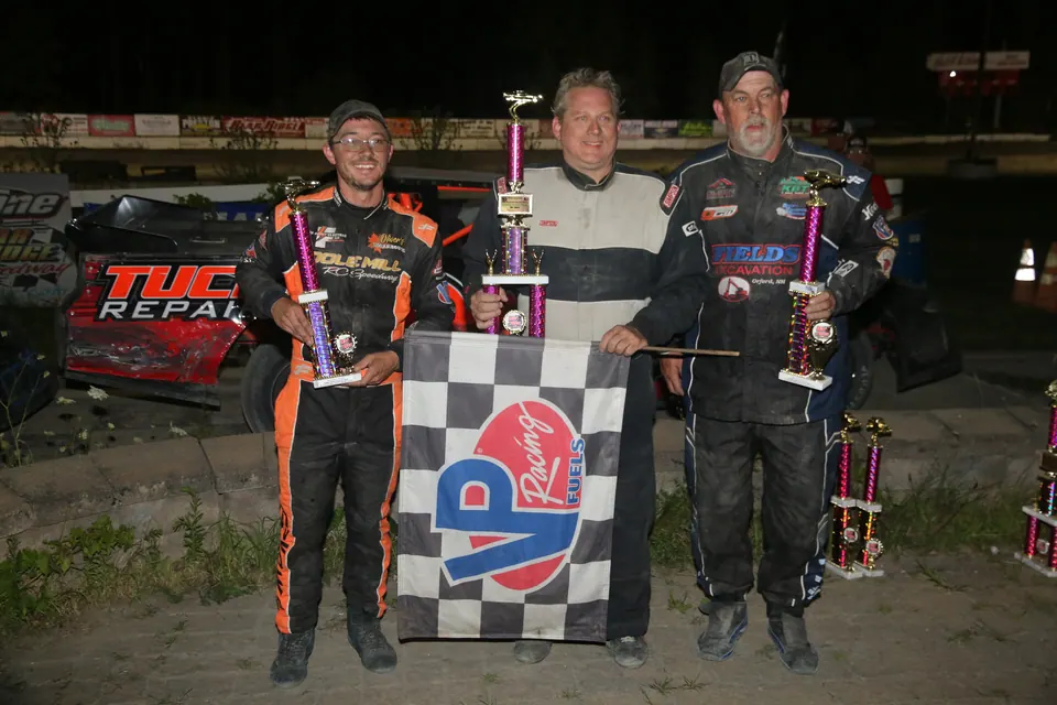 BRS_7-25_AW_LaValley_Building_Supply_Dirt_Stocks_VL_Madness_L-R_Tyler_Fellows_Ti