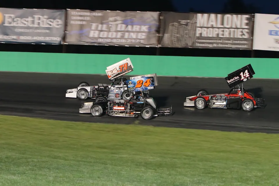 NESS and Late Models Kick Off Thursday Night Racing at Thunder Road